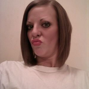 Meet your Posher, Lacey