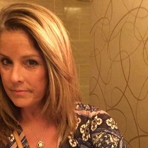 Meet your Posher, Lorrie