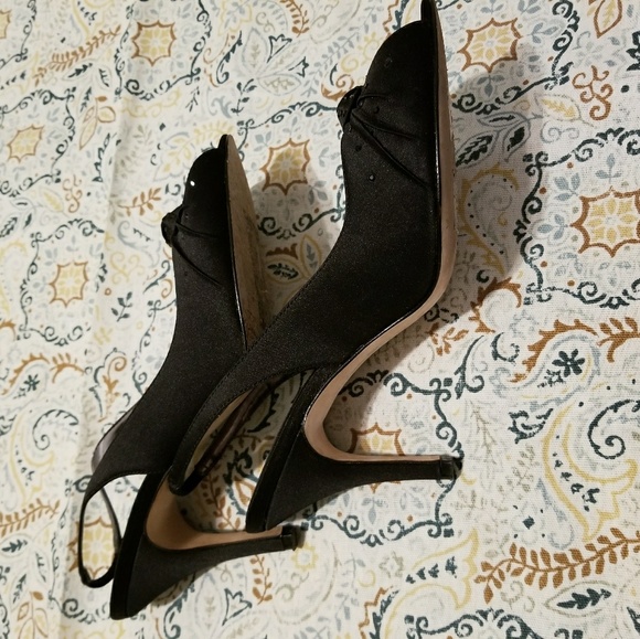 LIKE NEW Nina heels - Picture 3 of 5