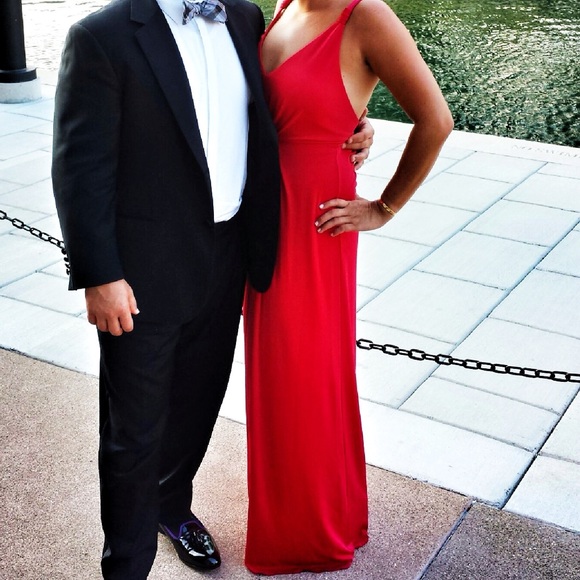 BCBG MaxAzria Hali Gown - Picture 4 of 7