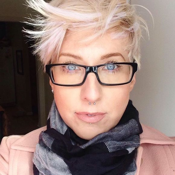 Meet your Posher, Annie - Picture 1 of 1