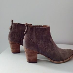 Dolce Vita suede Jones bootie