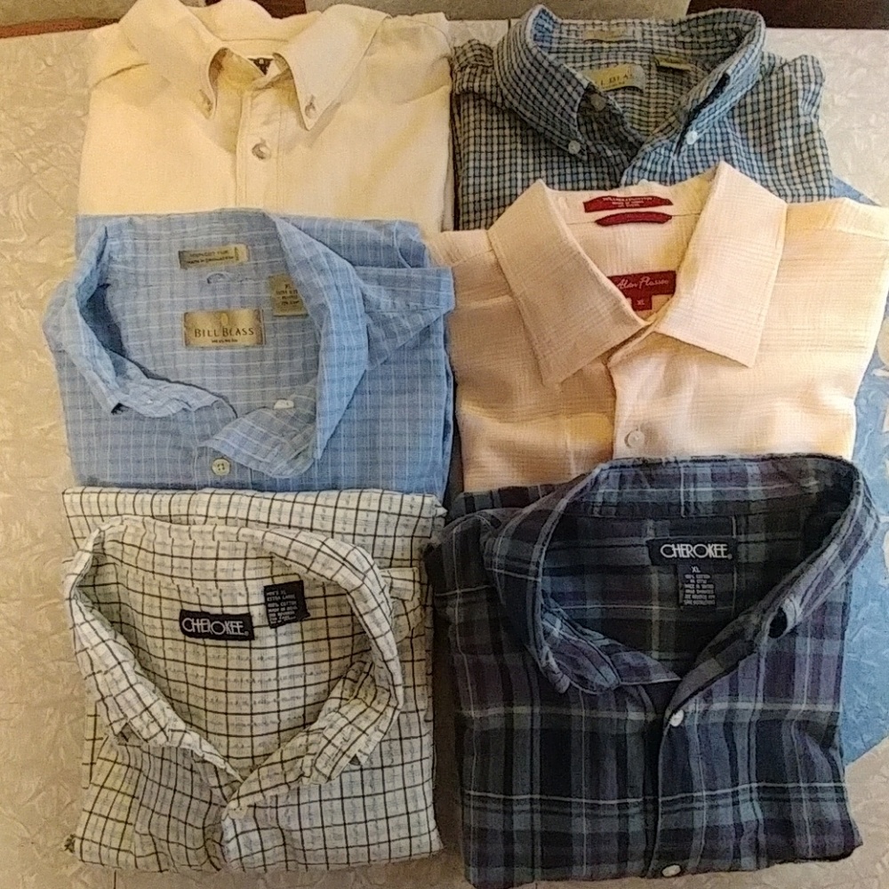 Bundle of XL short sleeve button downs