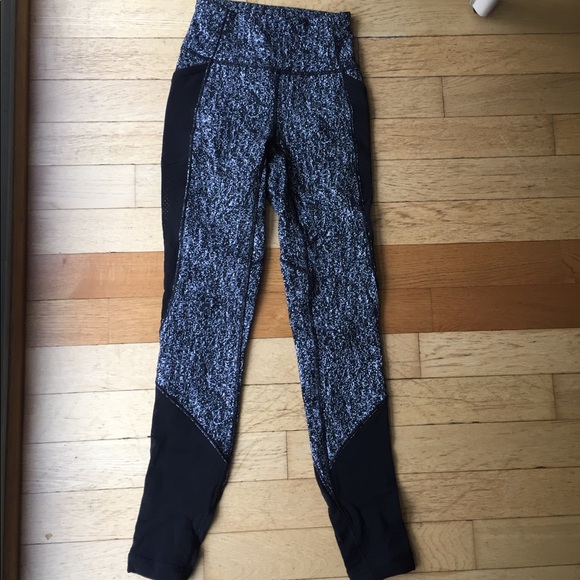 mesh pattern leggings