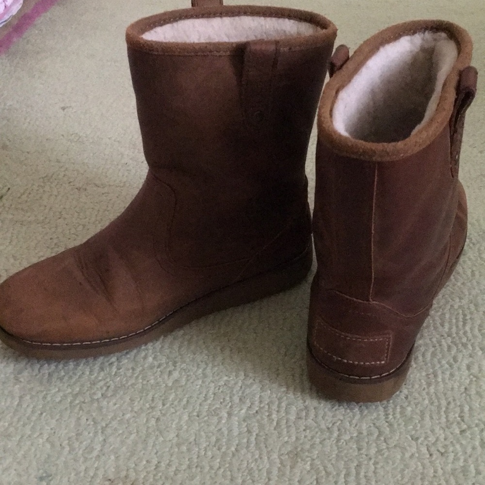 Ugg boots size 3 girl