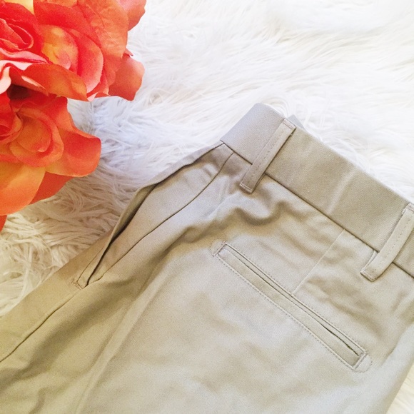 Haggar Other - Men's Haggar H26 Khakis
