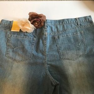 Fashion Bug Right Fit Boot Cut Jeans NWT 28 Pet