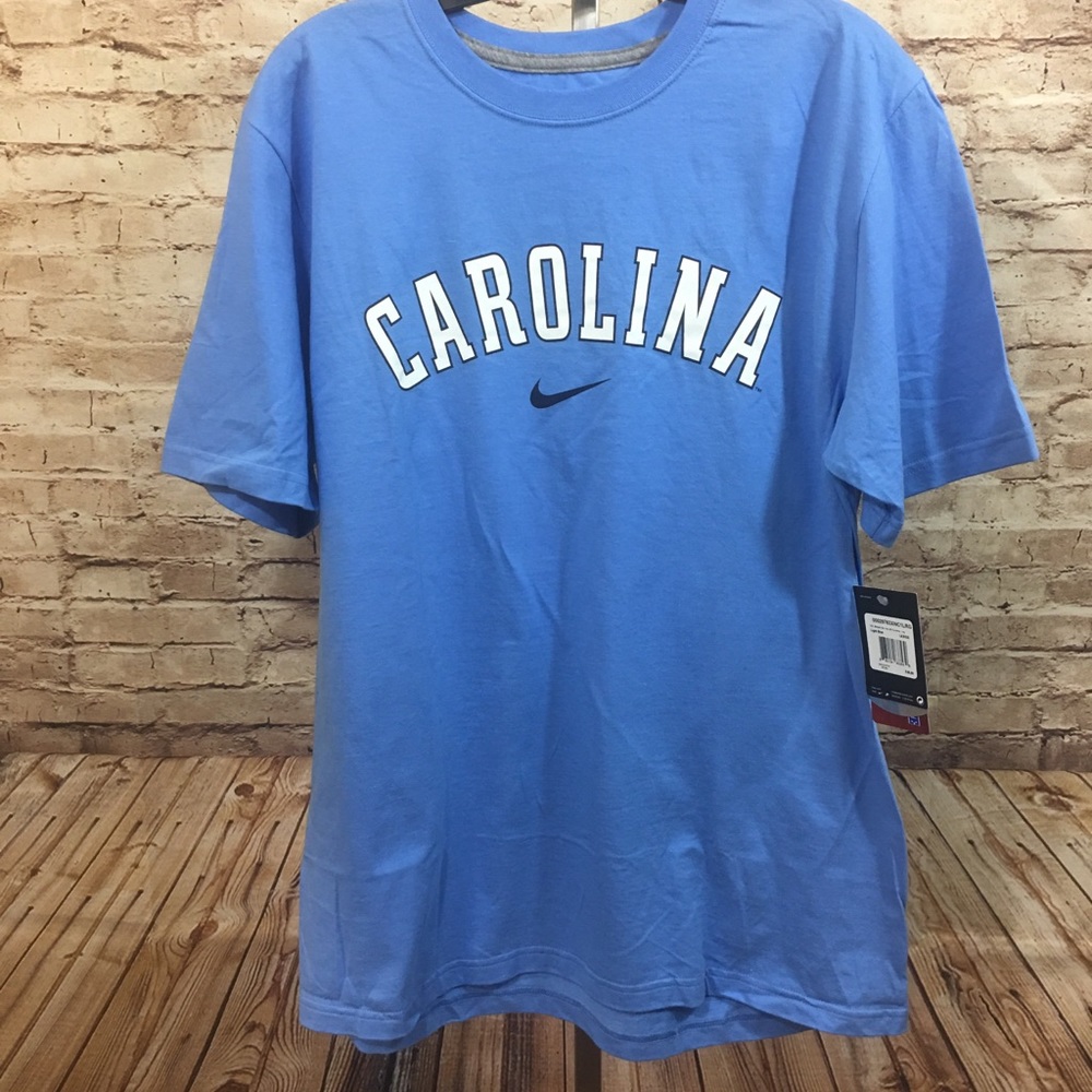 NWT Nike UNC T-SHIRT.