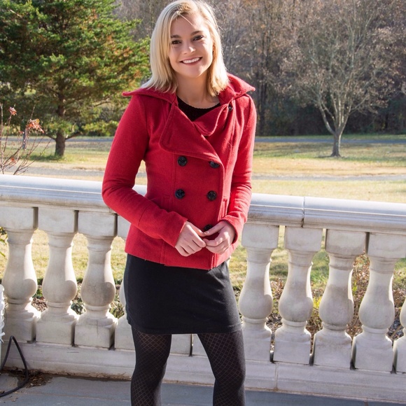 Meet Your Posher, Liz! - Picture 7 of 7