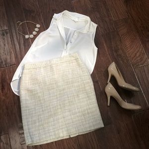 Banana Republic Factory pencil skirt in cream