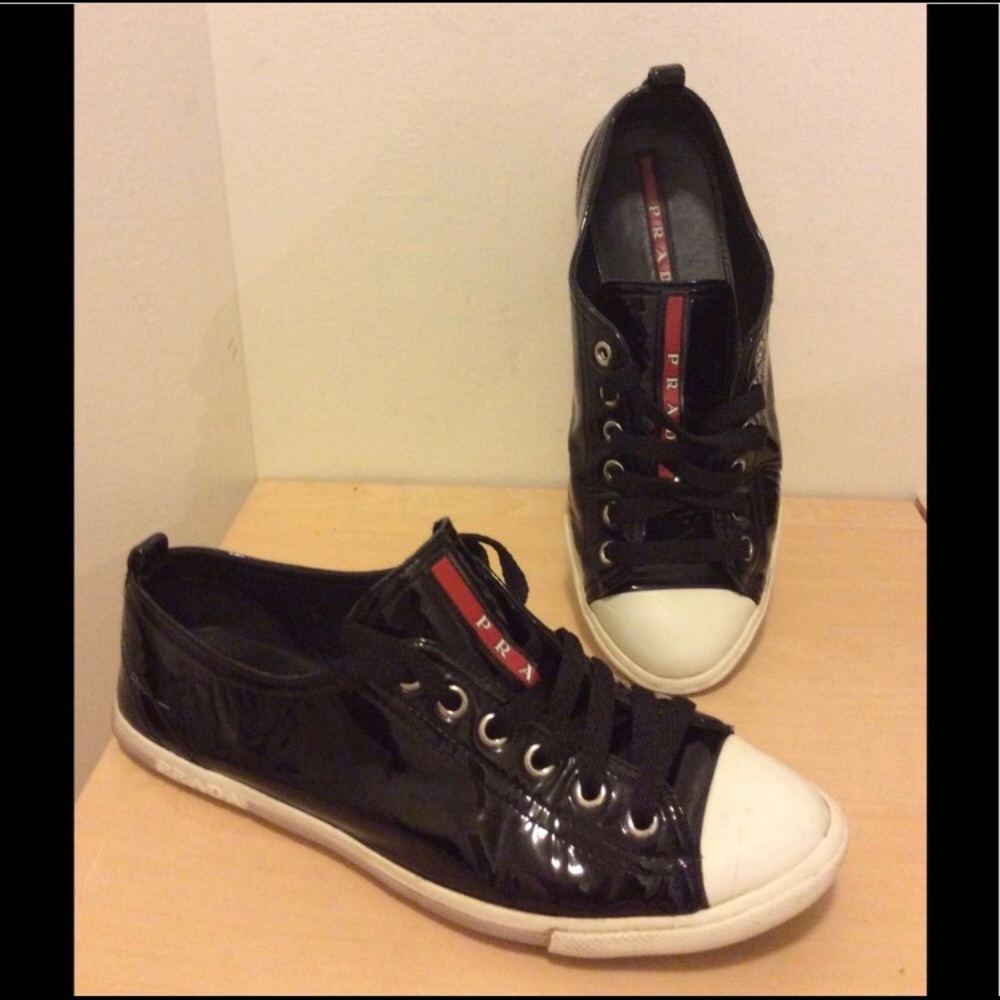 Authentic Prada patent leather sneakers size 39(9)