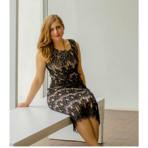 ❗️CLEARANCE ❗️Rachel & Chloe lace dress - Picture 2 of 5