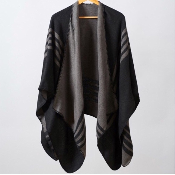 BB Dakota Jackets & Blazers - NWT Dakota black poncho