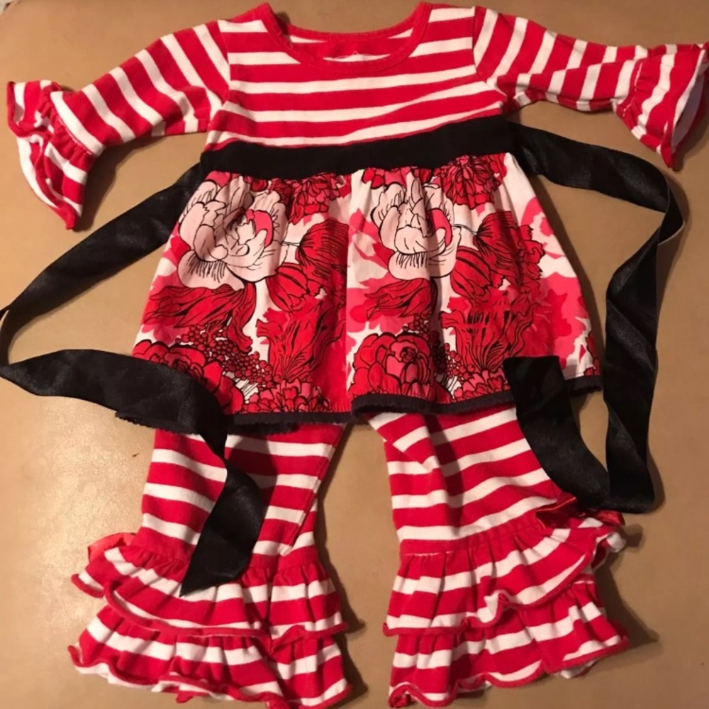 Ruffle Butts Outfit. Sz 18-24 mo's.