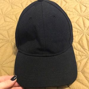 lululemon black fabric baller cap OS