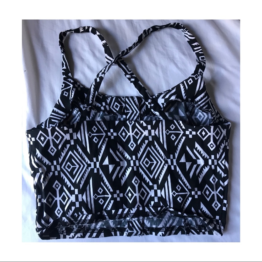 Crop top - Picture 2 of 3