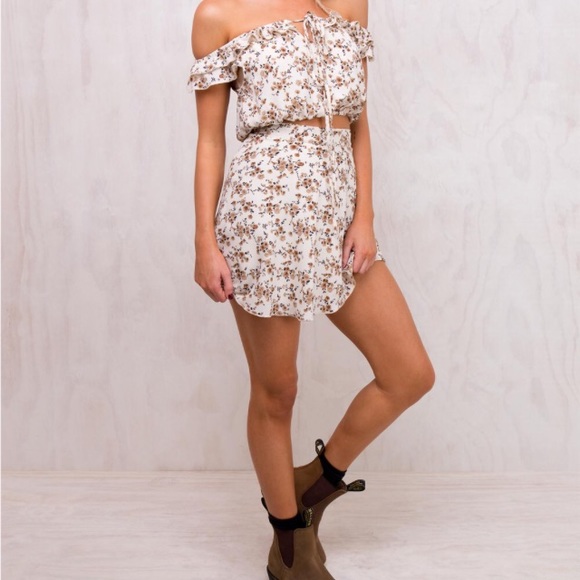 Crop Set Off The Shoulder Reverse - Picture 4 of 6