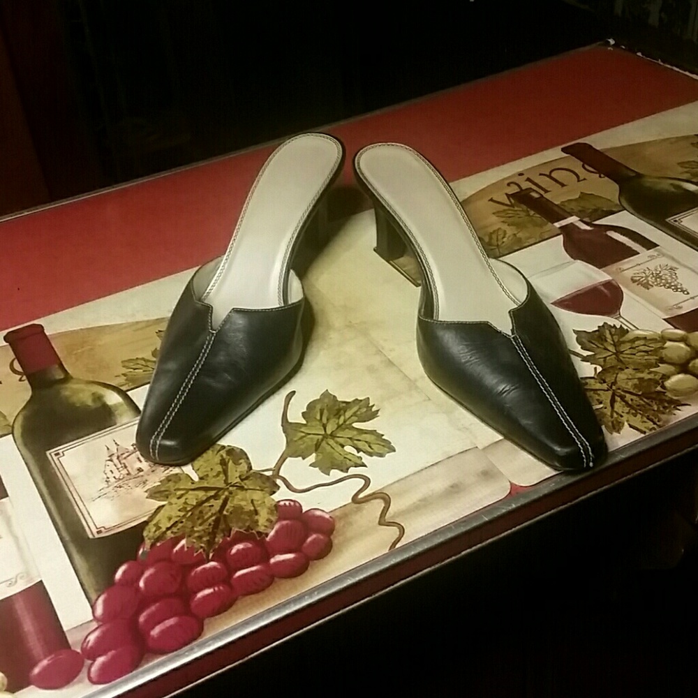 Black Leather Kitty Heel Mules Size 10W