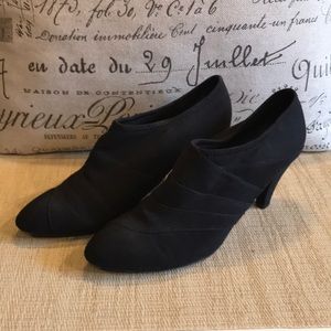 Impo Stretch Black Booties ~ Sz 8M