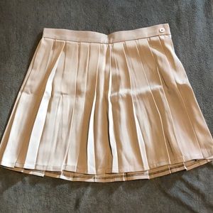 Grey pleated skirt