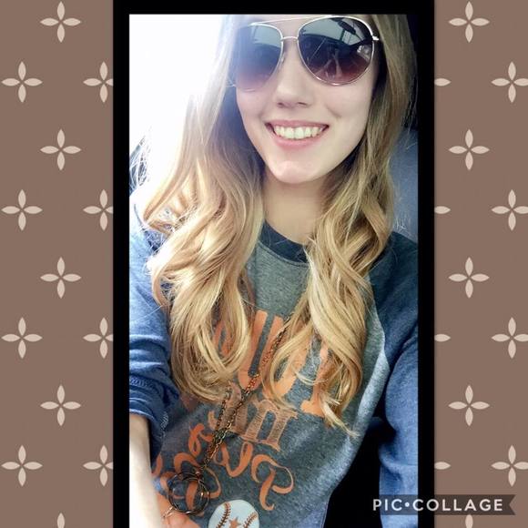 Meet your Posher, Christina - Picture 1 of 1