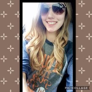 Meet your Posher, Christina