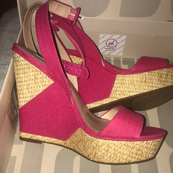 BCBG wedges - Picture 2 of 3
