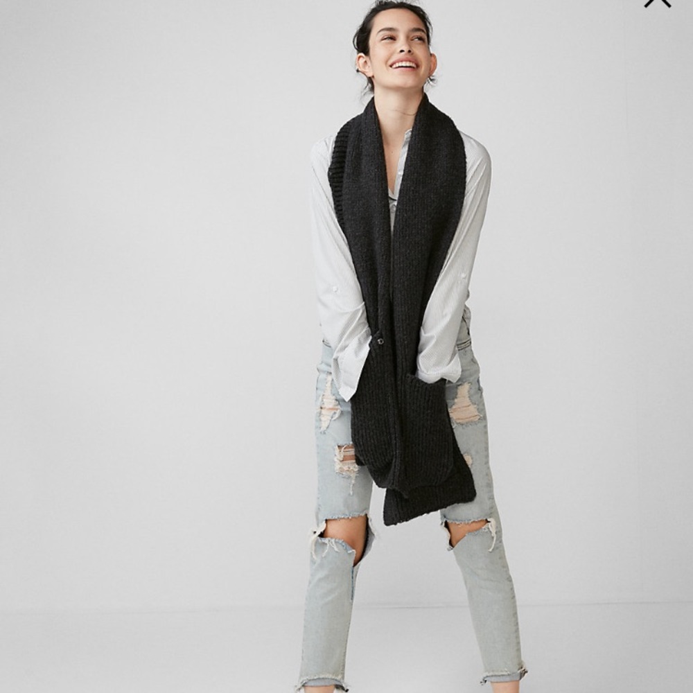 Express long scarf with pockets dark grey warm