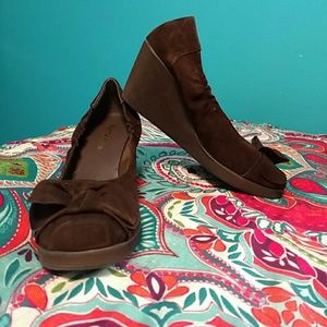 NEW IN BOX RESTRICTED GENUINE BROWN SUEDE WEDGES