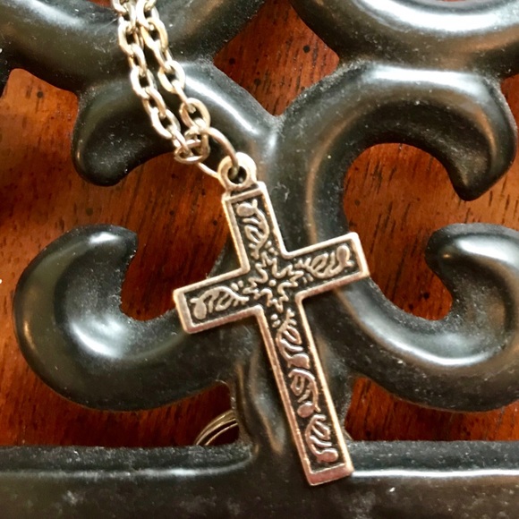 Vintage Etched Cross & Chain - Picture 1 of 3