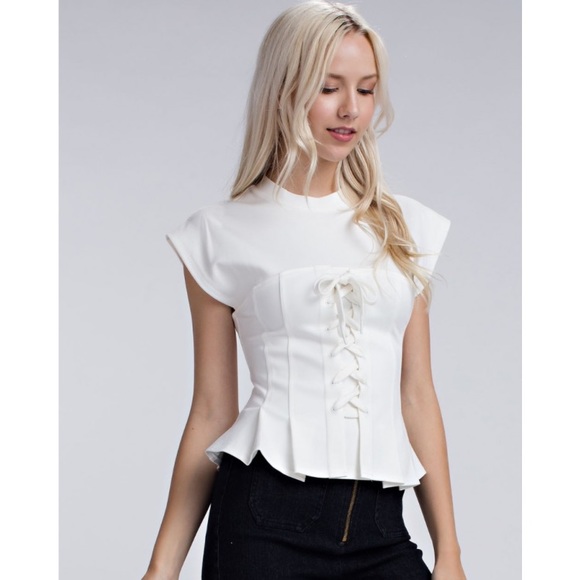 🆕Honey Punch Kira White Lace Up Corset Peplum Top - Picture 5 of 8