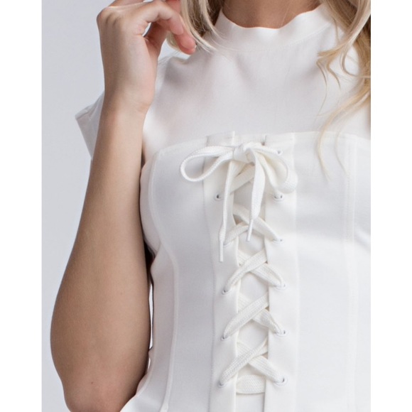 🆕Honey Punch Kira White Lace Up Corset Peplum Top - Picture 3 of 8