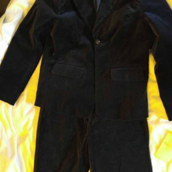 Suit - Picture 5 of 5