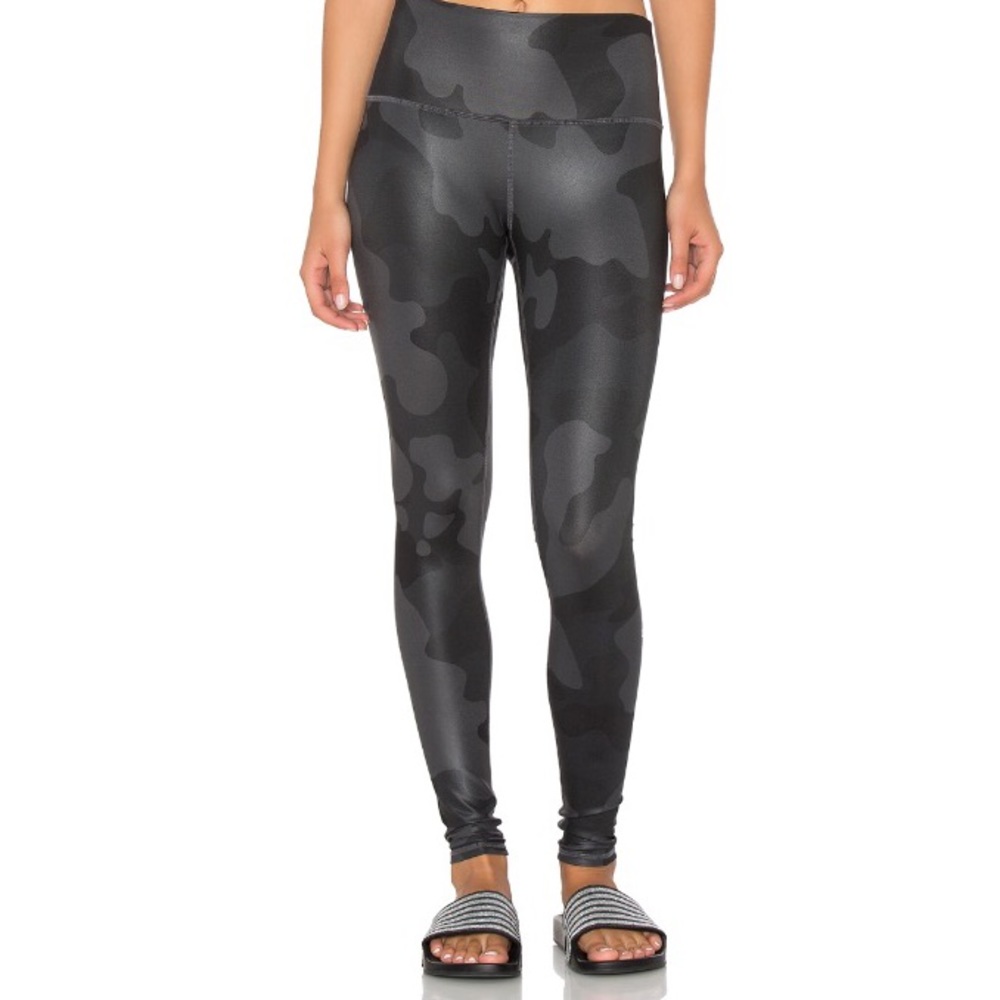Alo Airbrush legging - gray / Black camo