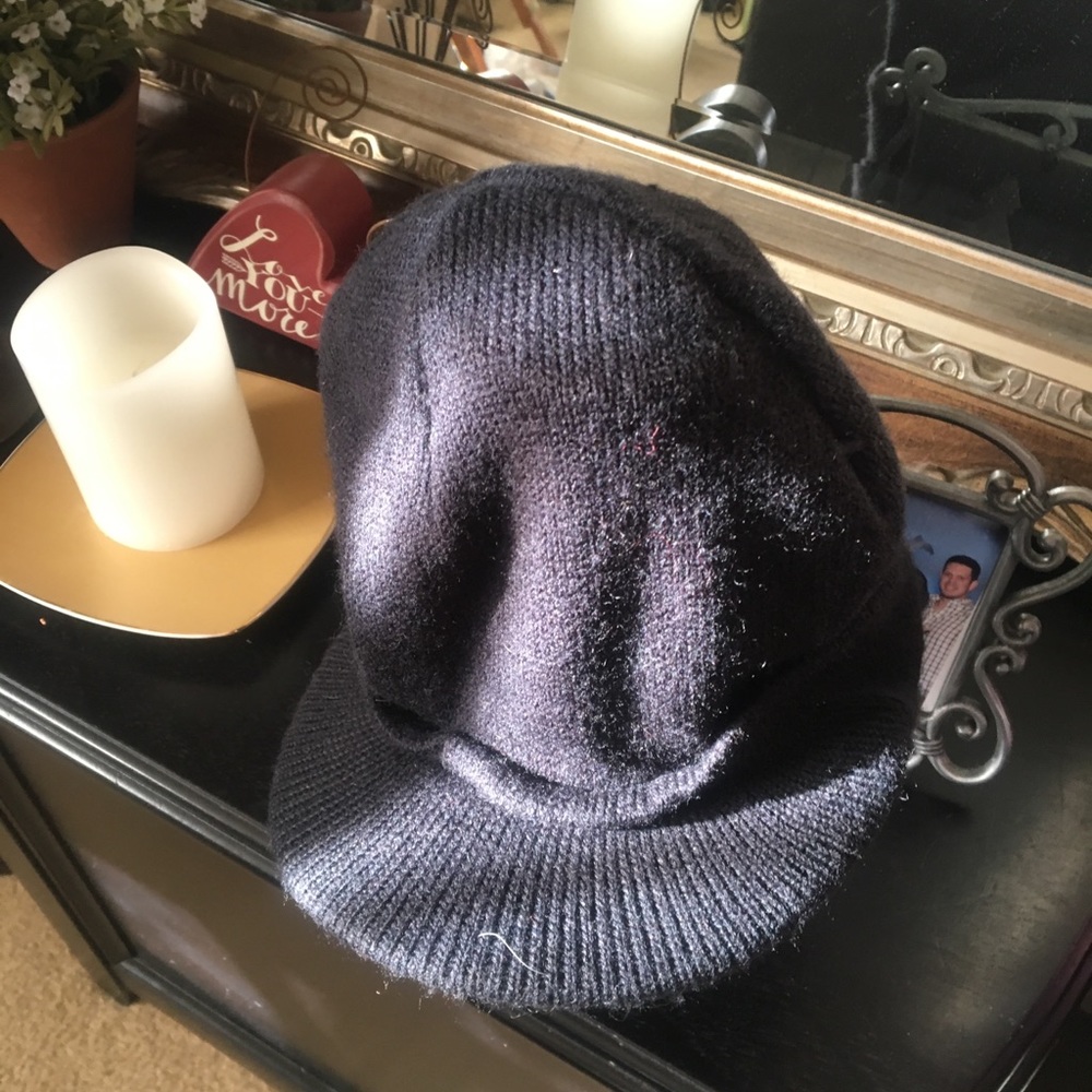 Winter hat - Picture 2 of 2