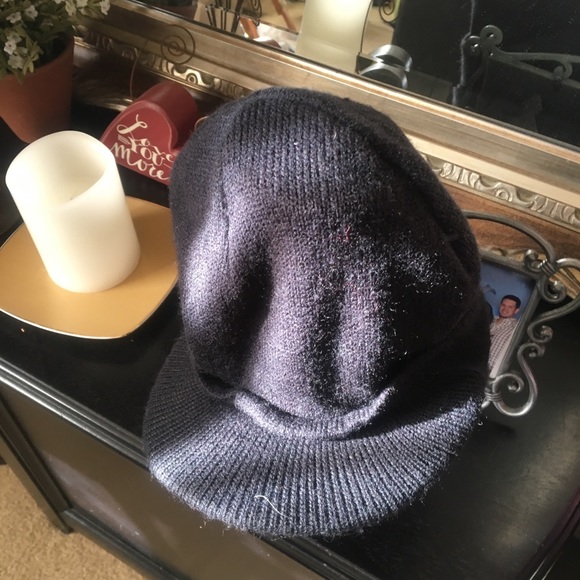 Winter hat - Picture 2 of 2