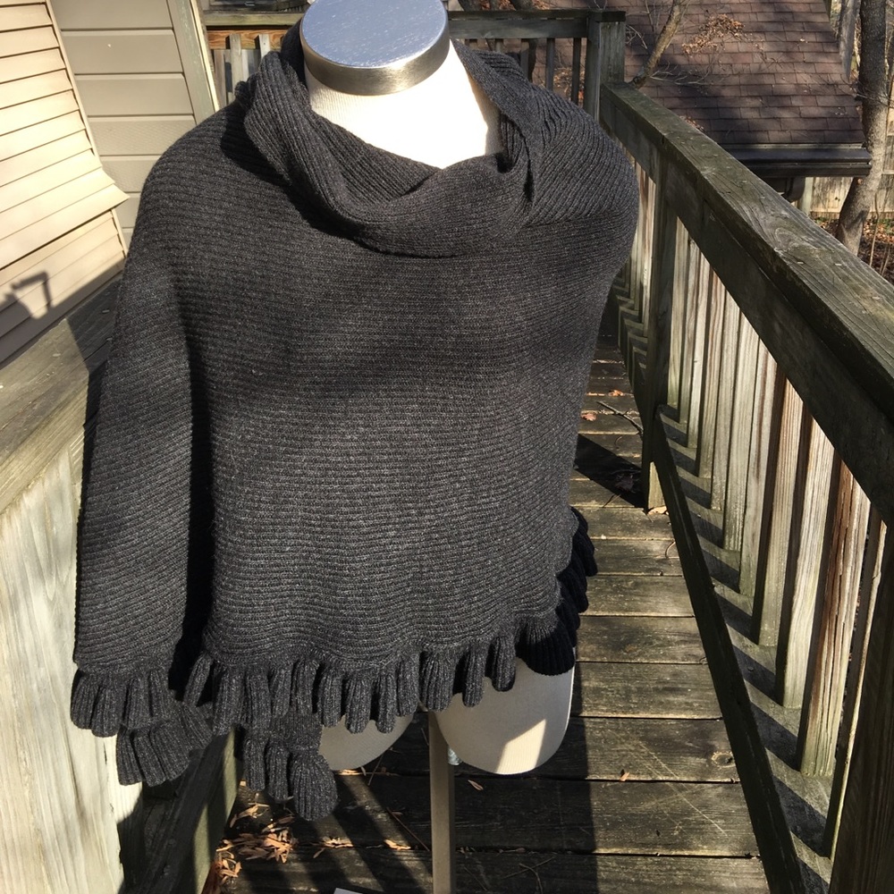 Ruffled shawl/wrap