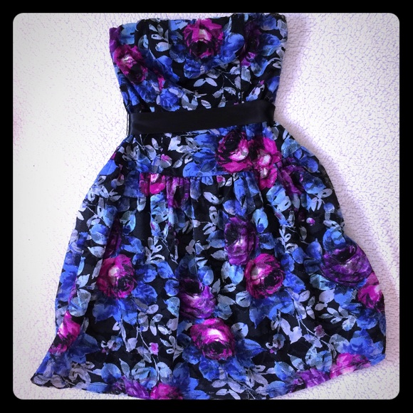 As U Wish Dresses & Skirts - sale As u wish size 1 floral print strapless dress