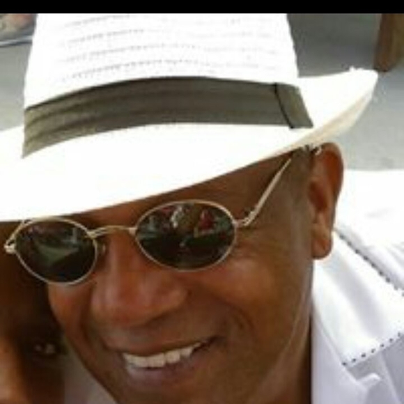 Meet your Posher, Donald - Picture 1 of 1