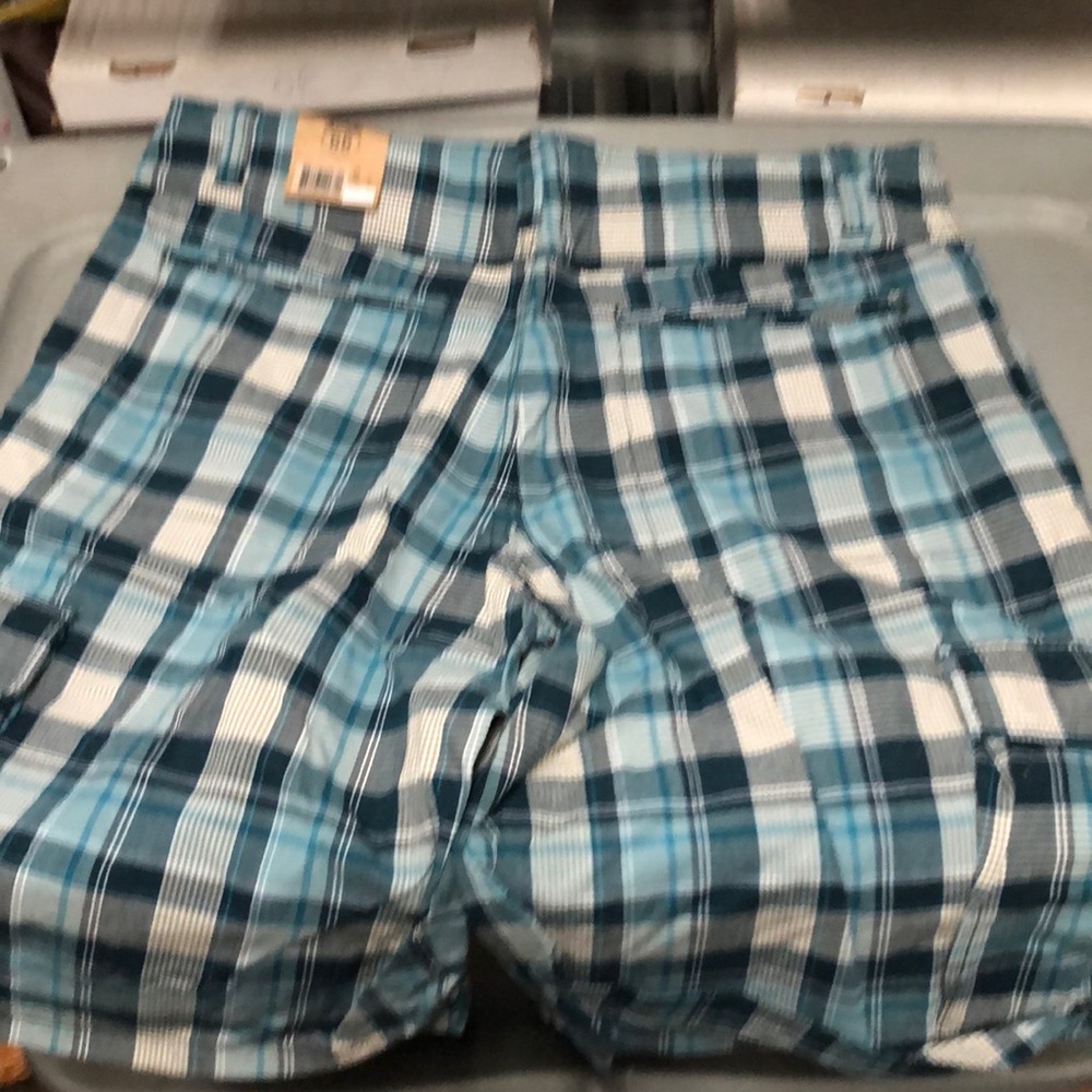 Shorts - Picture 3 of 3