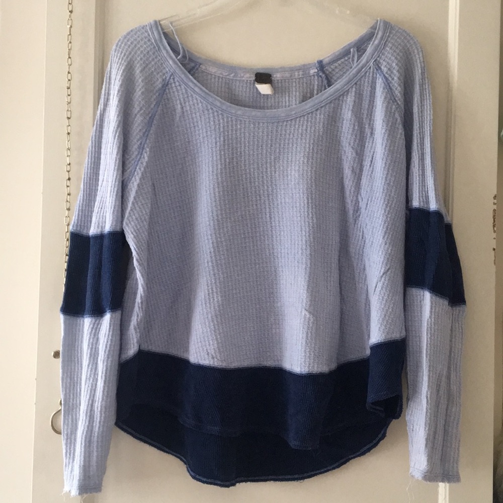 Blue long sleeved top