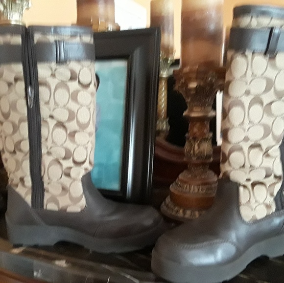 Coach boots size 7.5 - Picture 2 of 3