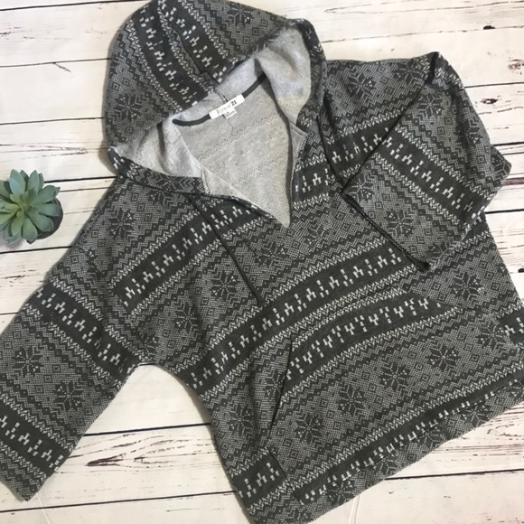Forever 21 Tops - {Forever 21} fair isle oversized hoodie sweater