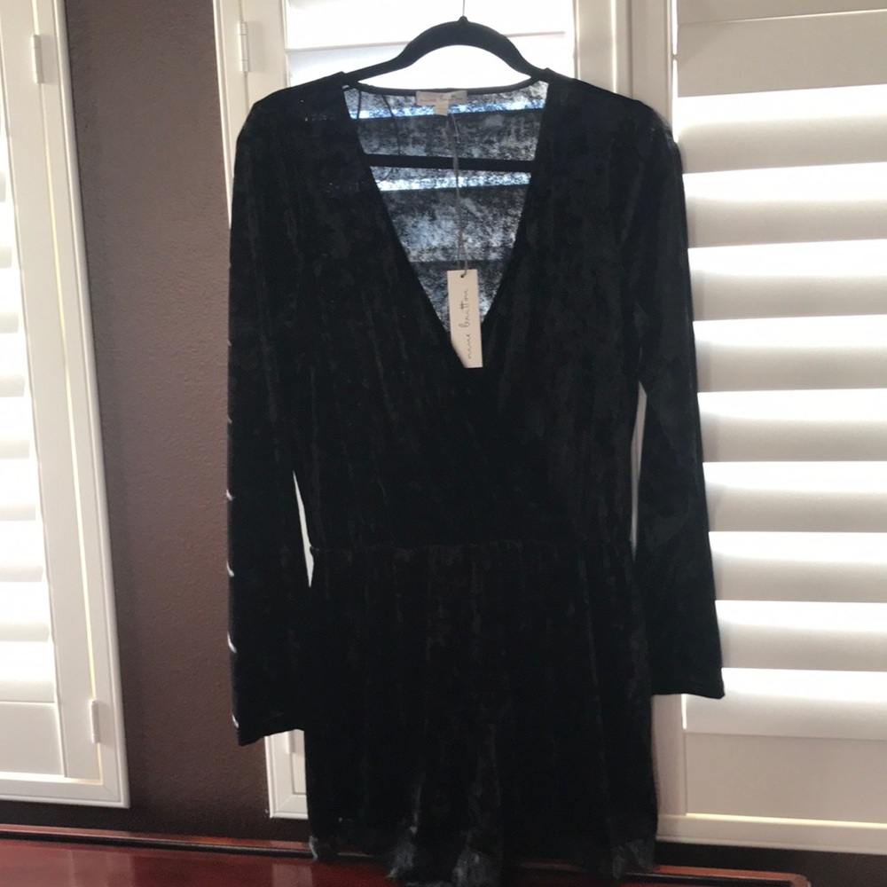 Nine Britton crushed velvet romper size L new