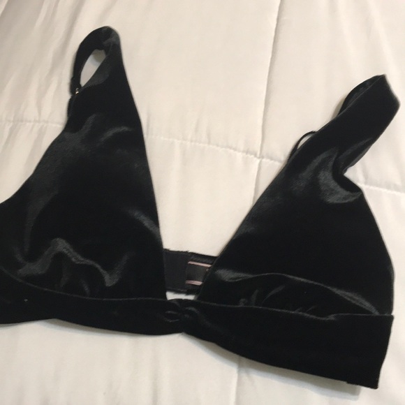 🆕 VS sparkle velvet plunge Bralette - Picture 2 of 5