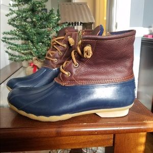 Navy/tan Sperry Boot