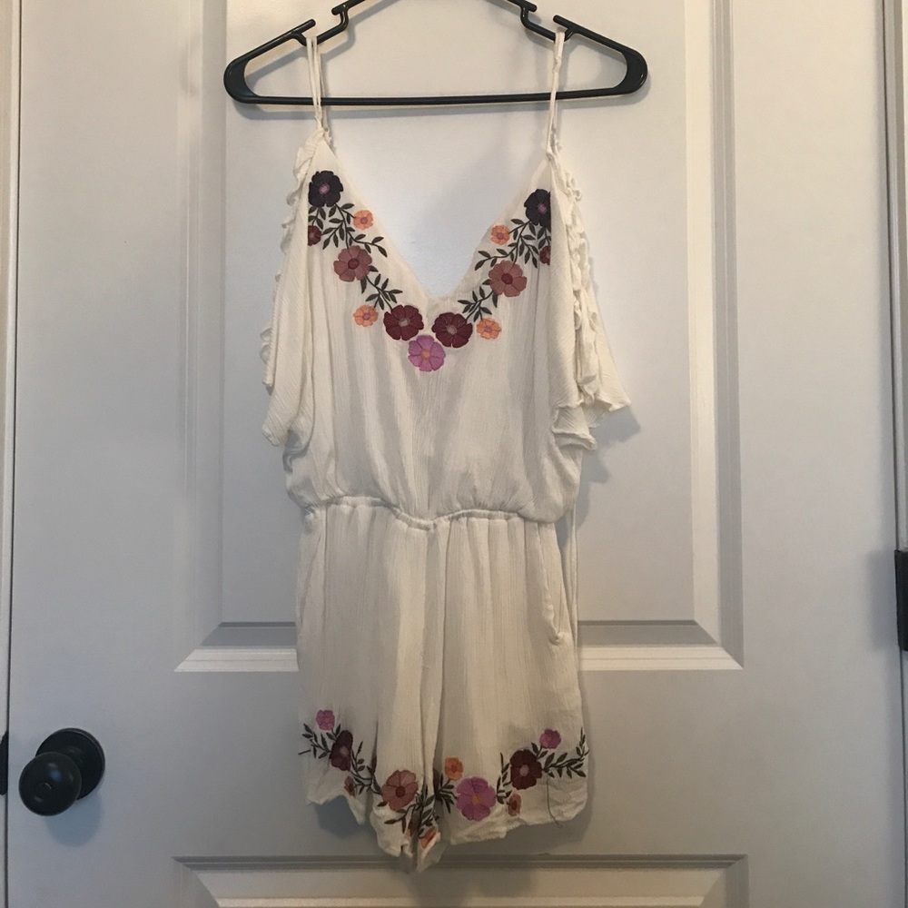 Open shoulder floral romper