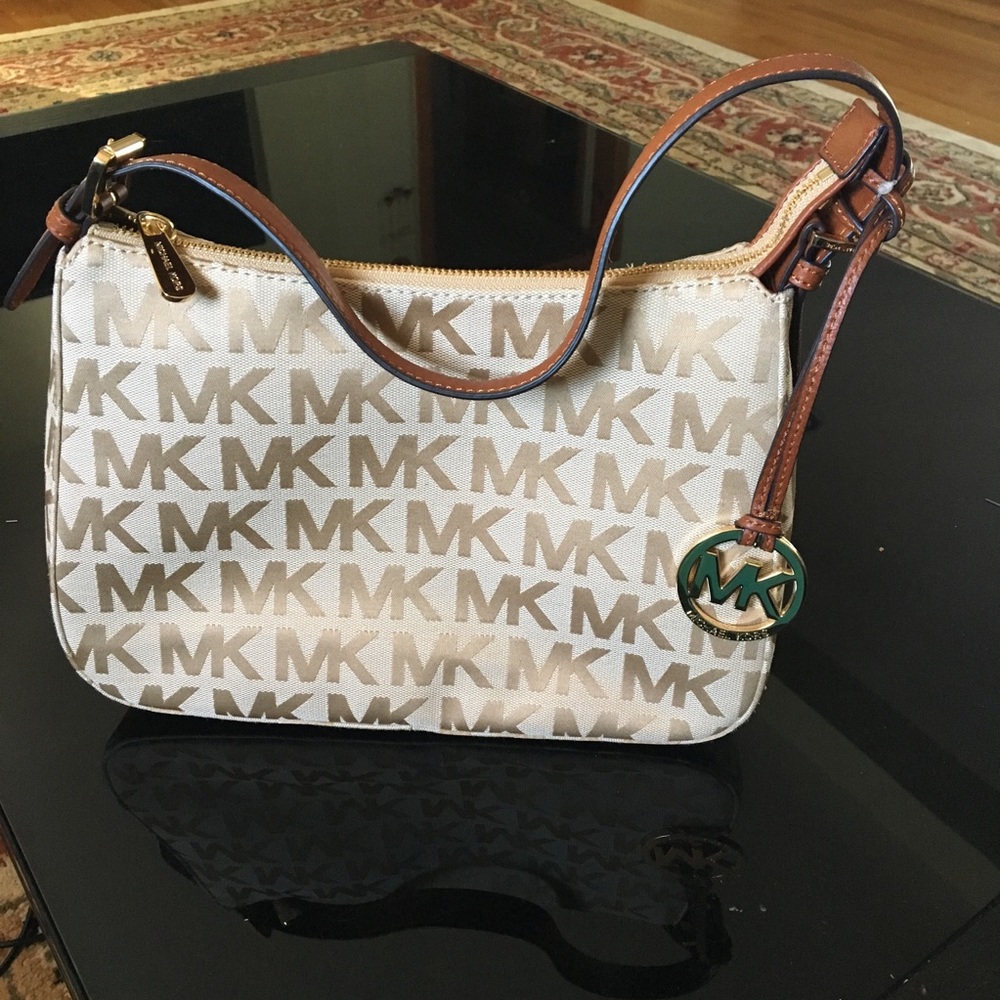 Michael kors authentic handbag new Hobo