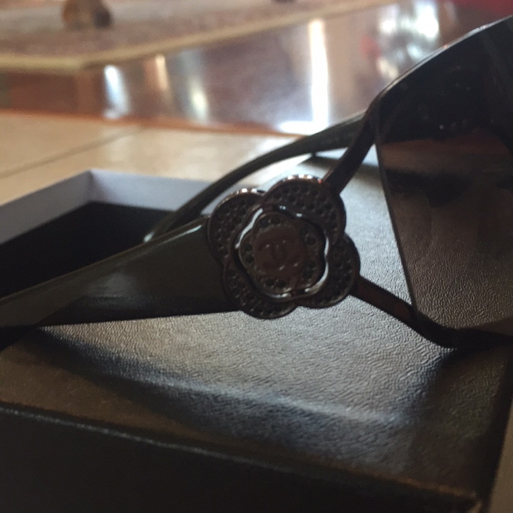 Authentic CHANEL sunglasses with logo