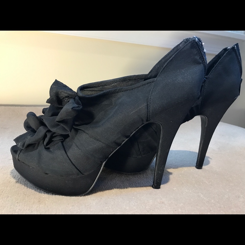 Nine West black ankle booties